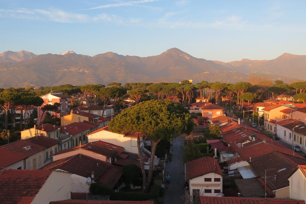 Hotel Happy Marina di Pietrasanta Dış mekan fotoğraf