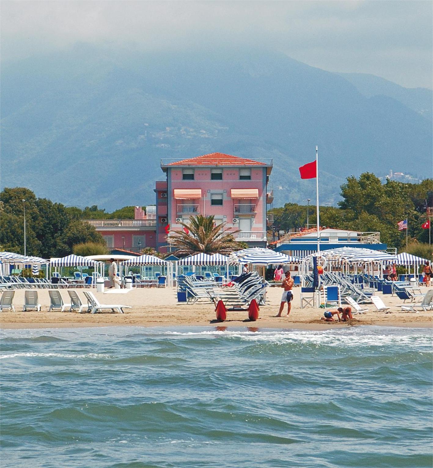 Hotel Happy Marina di Pietrasanta Dış mekan fotoğraf