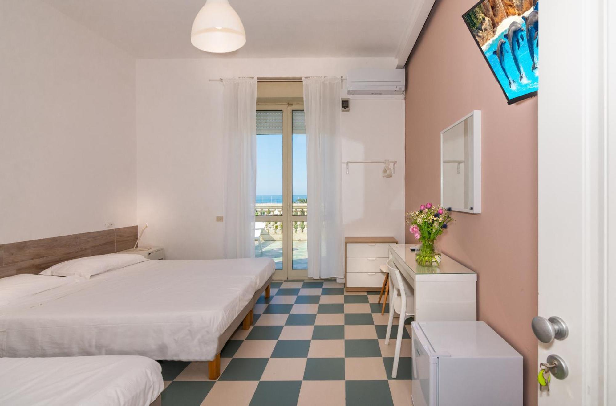 Hotel Happy Marina di Pietrasanta Dış mekan fotoğraf