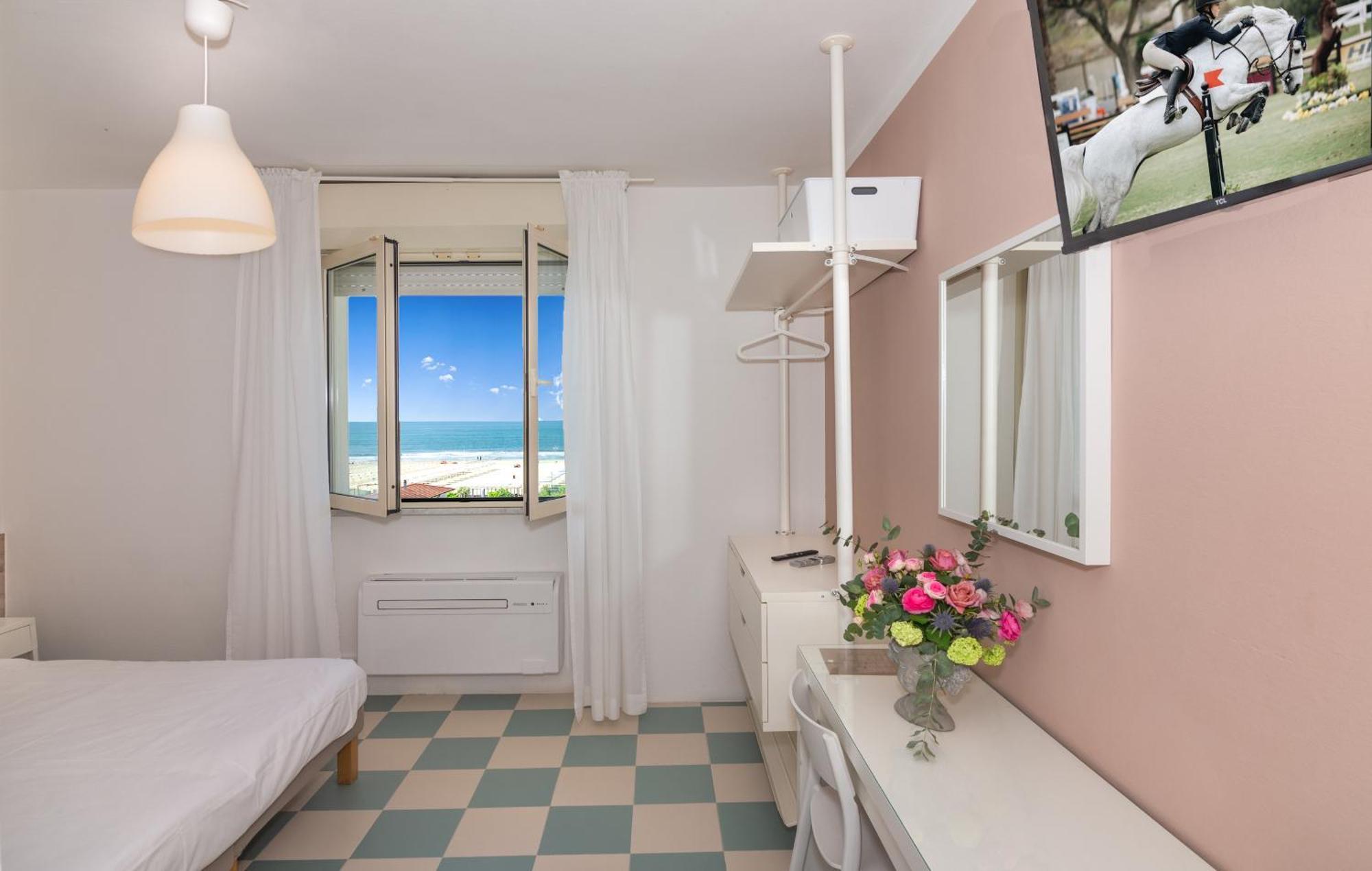 Hotel Happy Marina di Pietrasanta Dış mekan fotoğraf