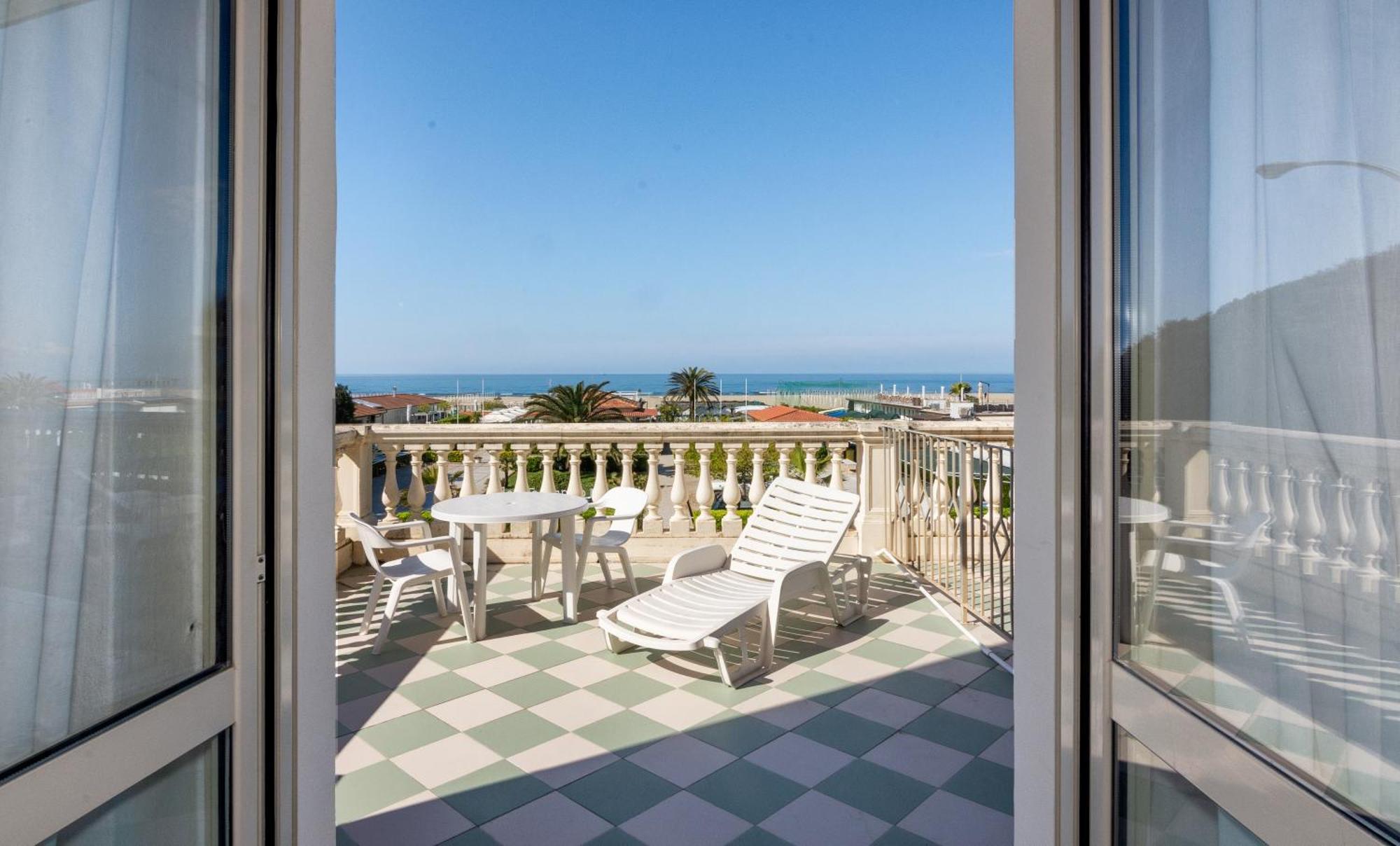 Hotel Happy Marina di Pietrasanta Dış mekan fotoğraf