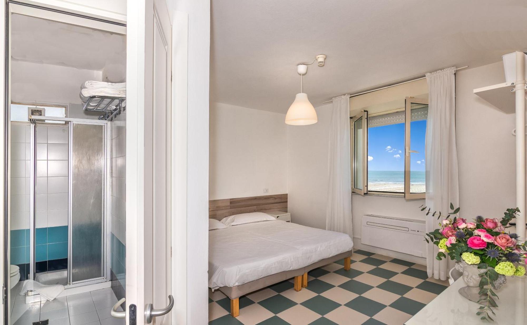 Hotel Happy Marina di Pietrasanta Dış mekan fotoğraf