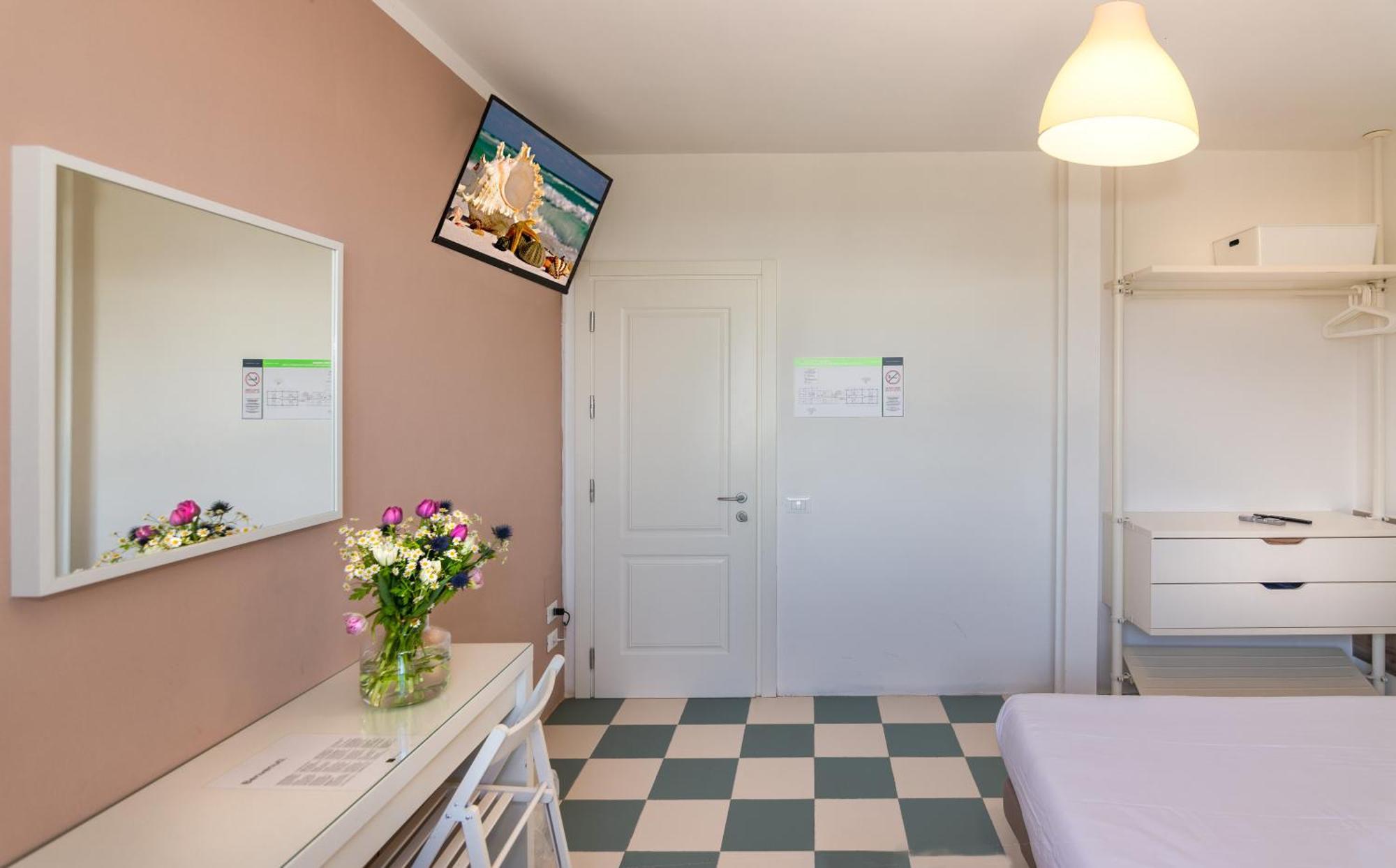 Hotel Happy Marina di Pietrasanta Dış mekan fotoğraf