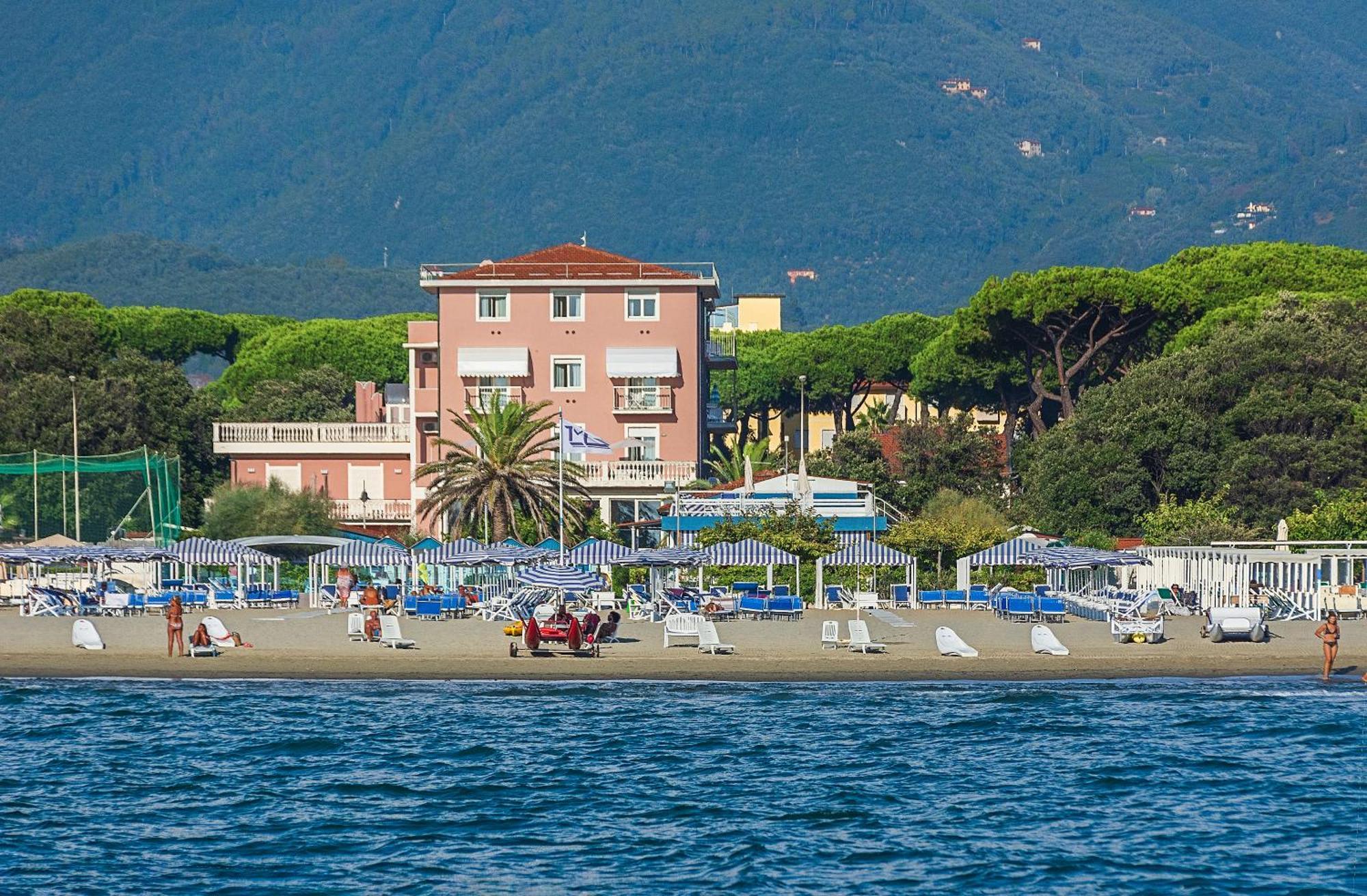 Hotel Happy Marina di Pietrasanta Dış mekan fotoğraf