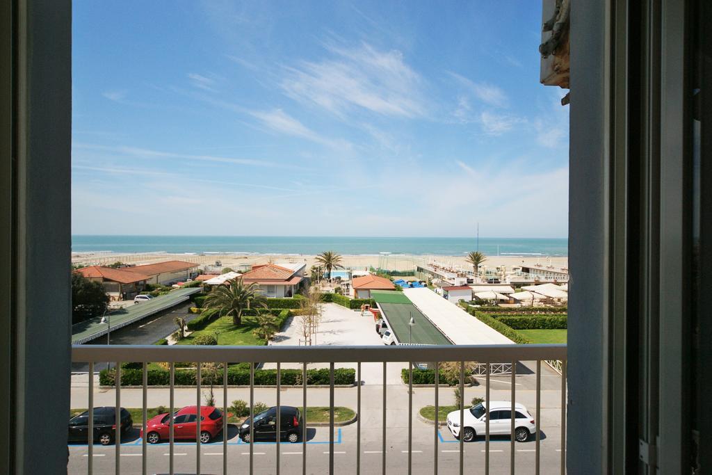 Hotel Happy Marina di Pietrasanta Dış mekan fotoğraf