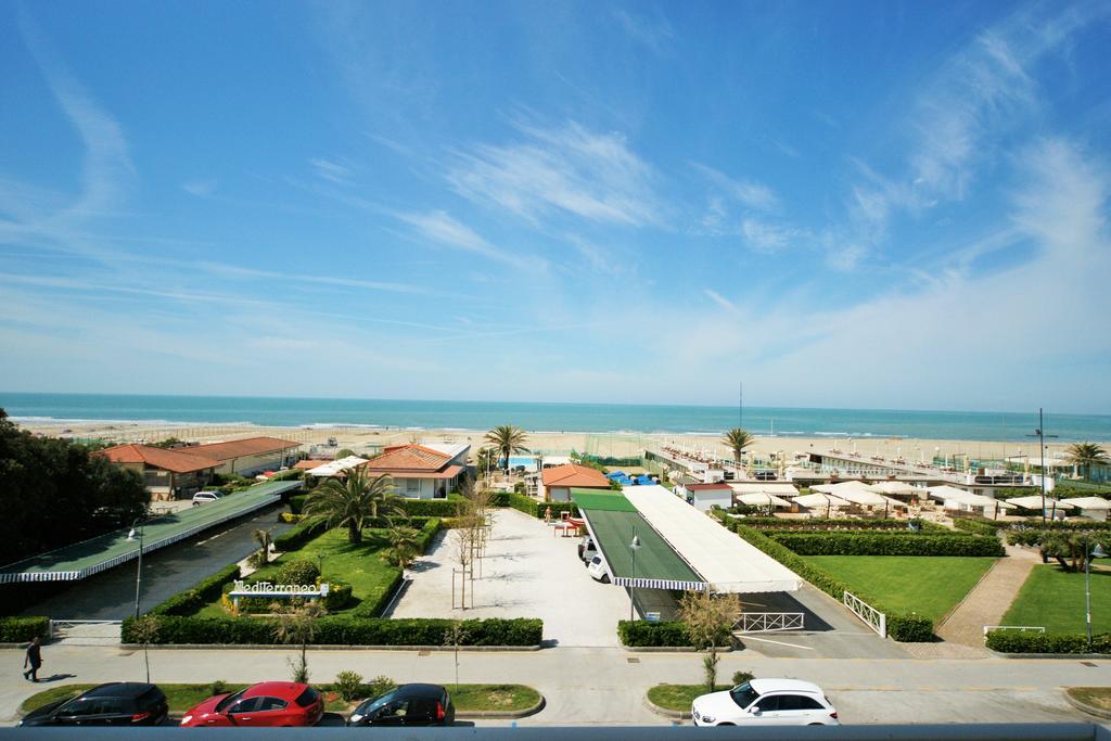 Hotel Happy Marina di Pietrasanta Dış mekan fotoğraf